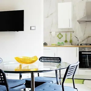 Casa Verdi, Confortevole Bilocale In Centro, 1° P Appartamento
