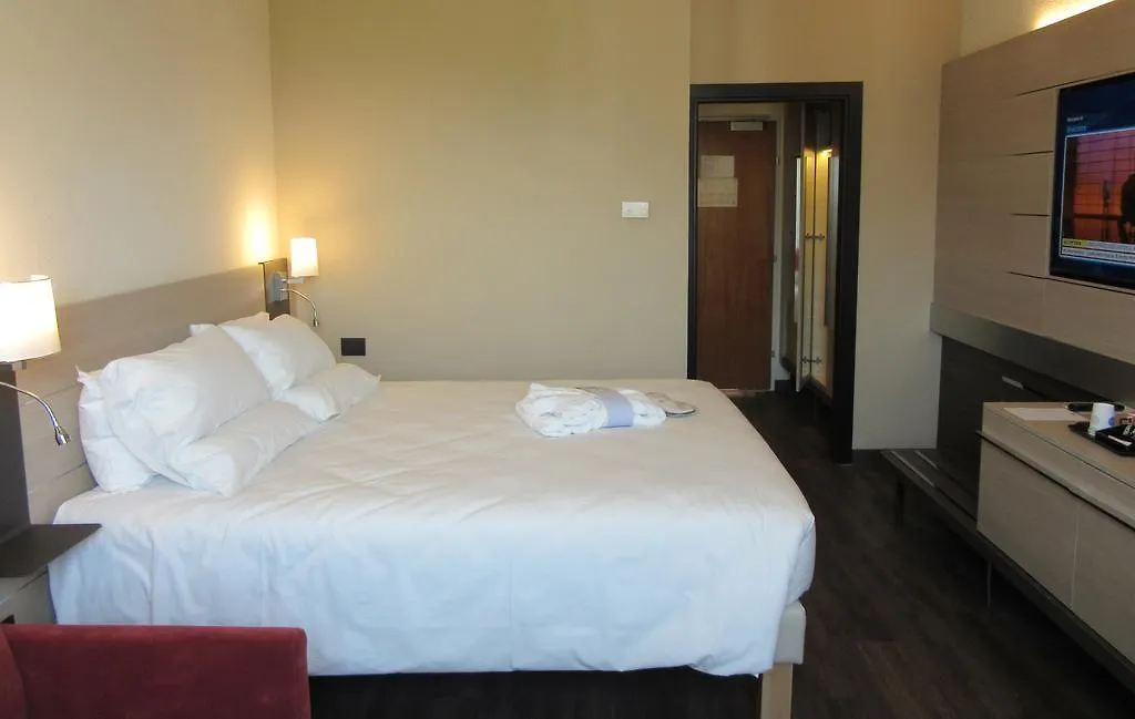 **** Hotel Novotel Brescia Due Italien